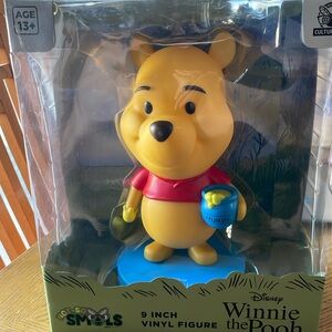 Disney Winnie the Pooh 9 Inch Vinyl Figure NEW
